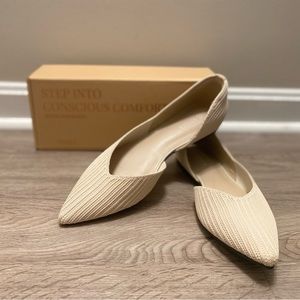 New in box! Vivaia Melia Pointed Toe Striped Flat in ivory